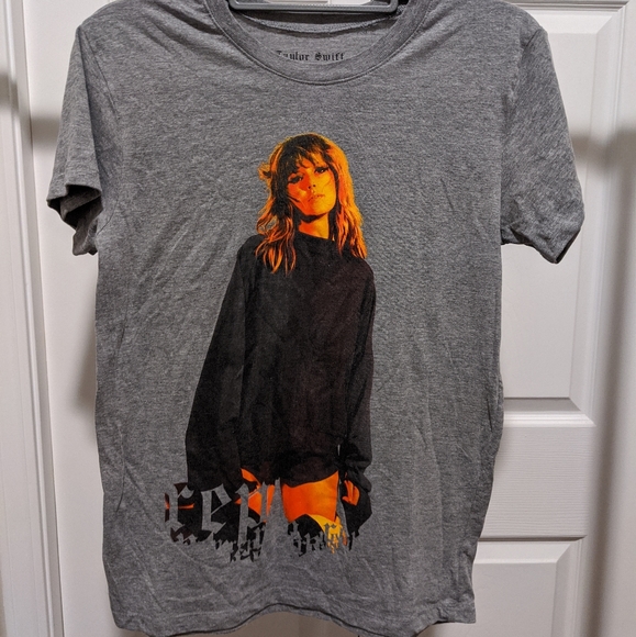 Taylor Swift tee - Picture 1 of 2